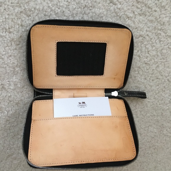Coach Authentic Wallet - Picture 6 of 7